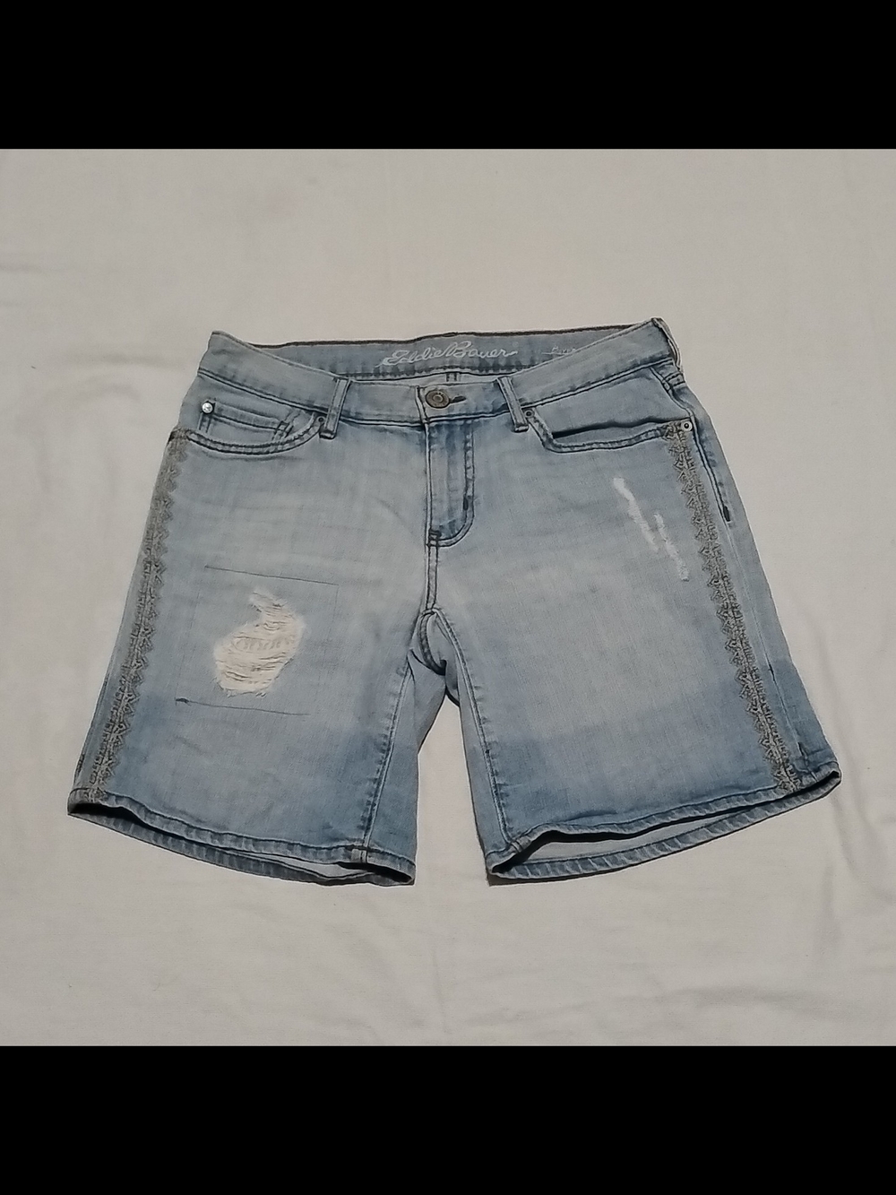 Eddie Bauer Distressed Embroidered Boyfriend Denim Shorts Women's Size 2